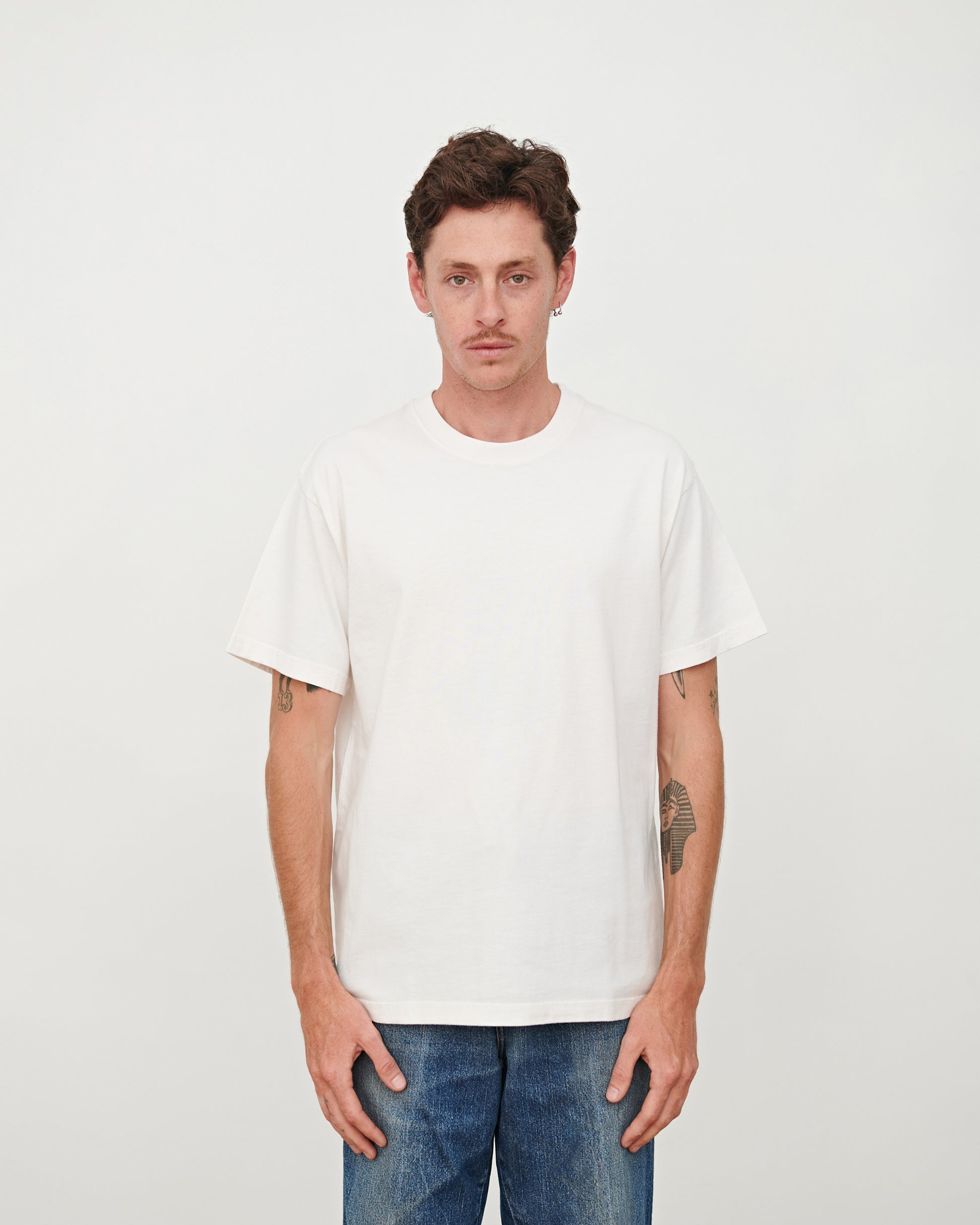 WHITE T-SHIRT (T01)